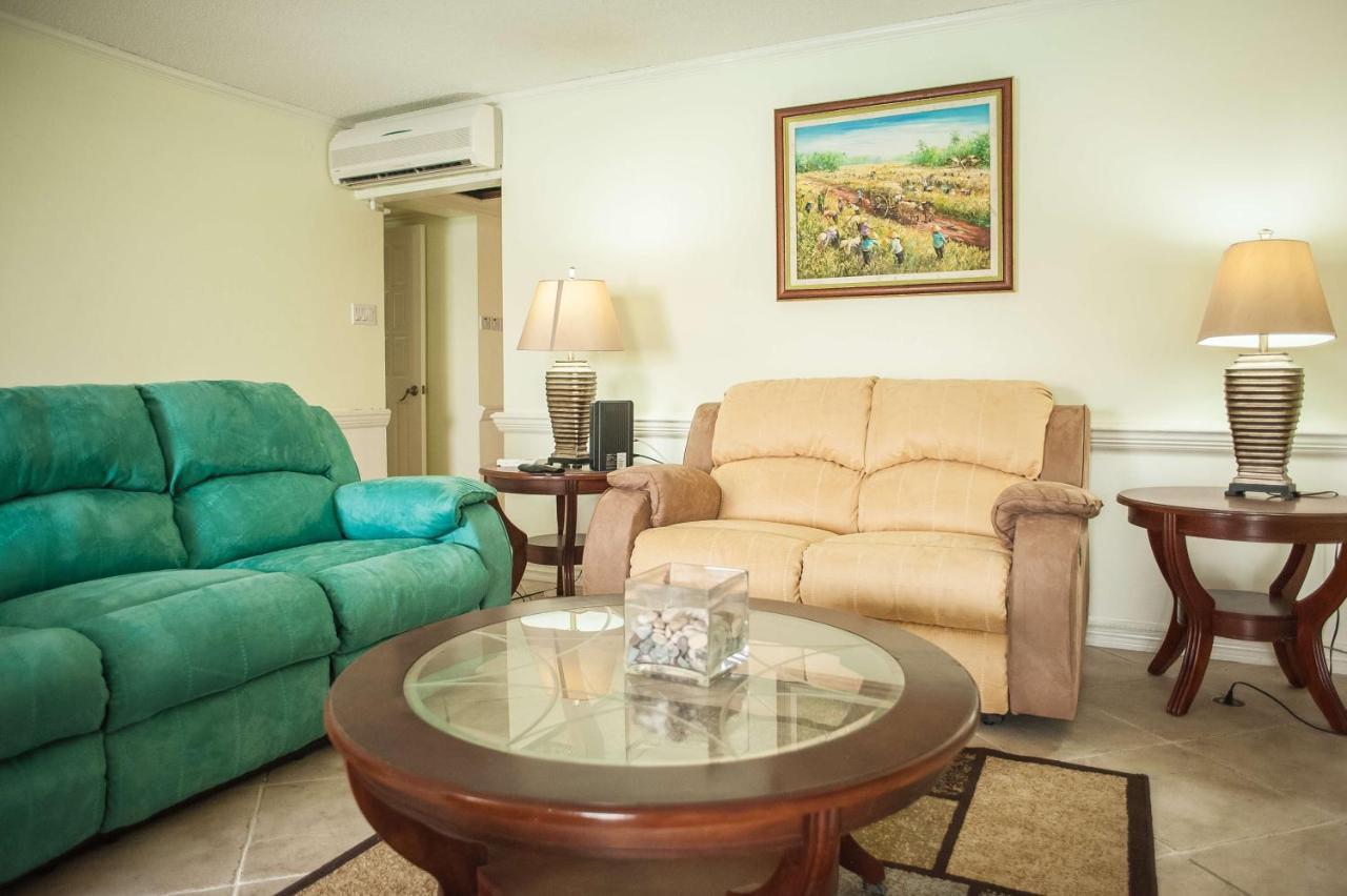 Seawind Beach Apartments Montego Bay Exterior foto